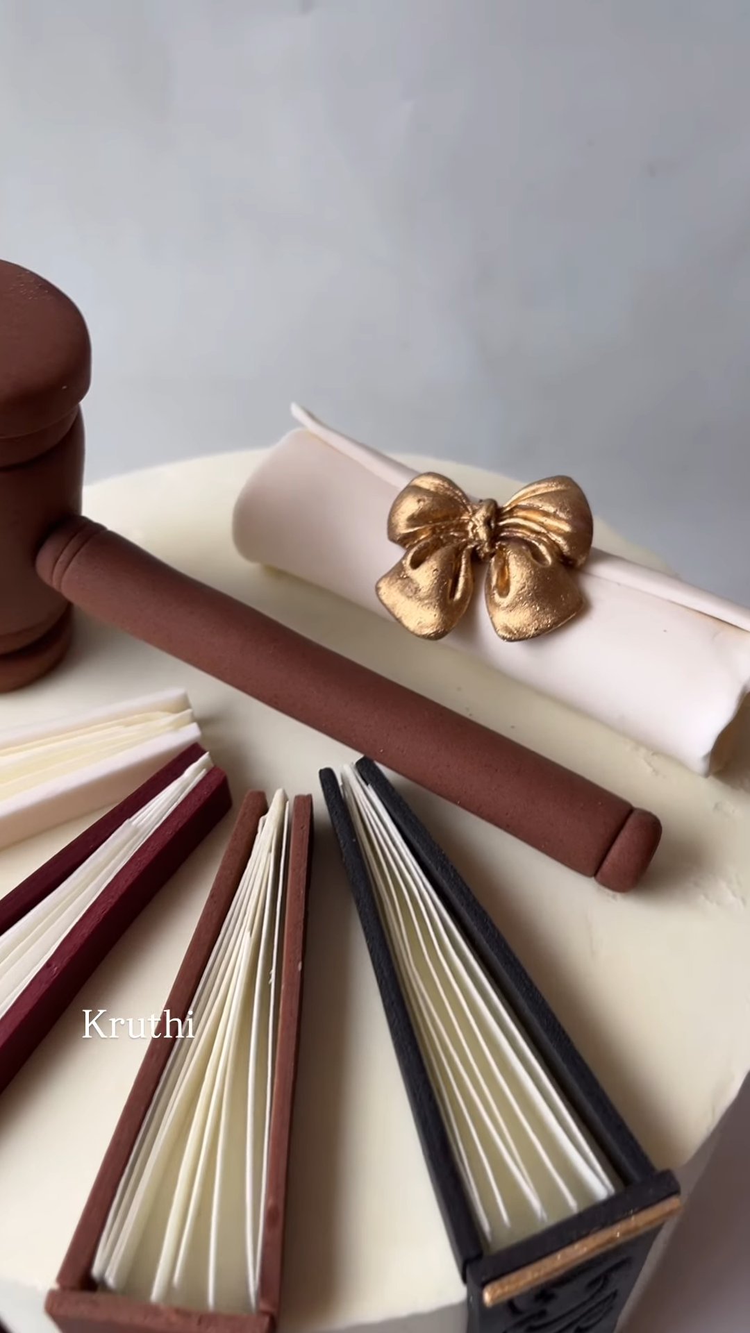 Gavel and scroll cake detail